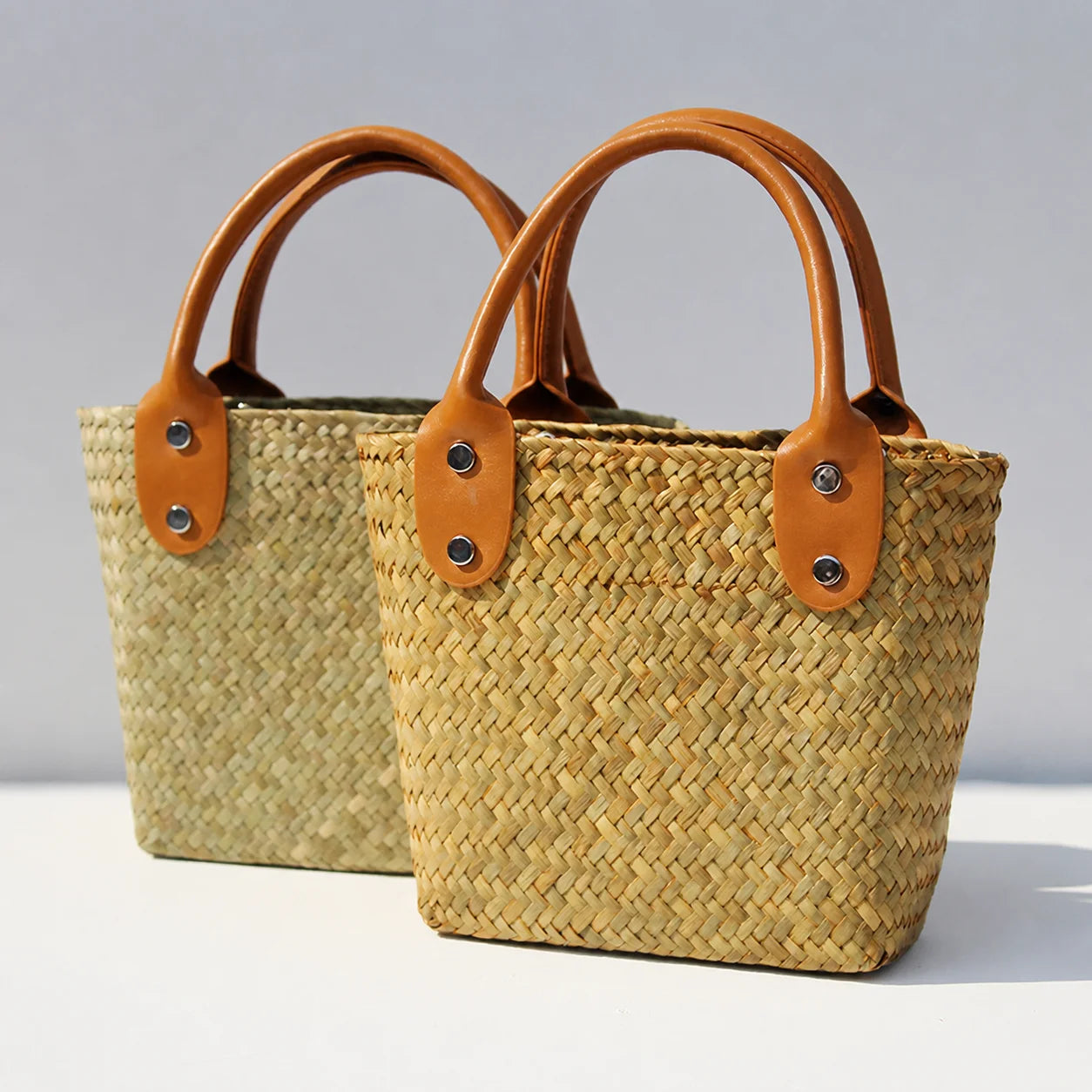 Beach Vacation Bag Stylish Top Handle Bag Woven Straw Handbag Hand-Woven Straw Tote Bag For Daily Outing Short Trip Beach