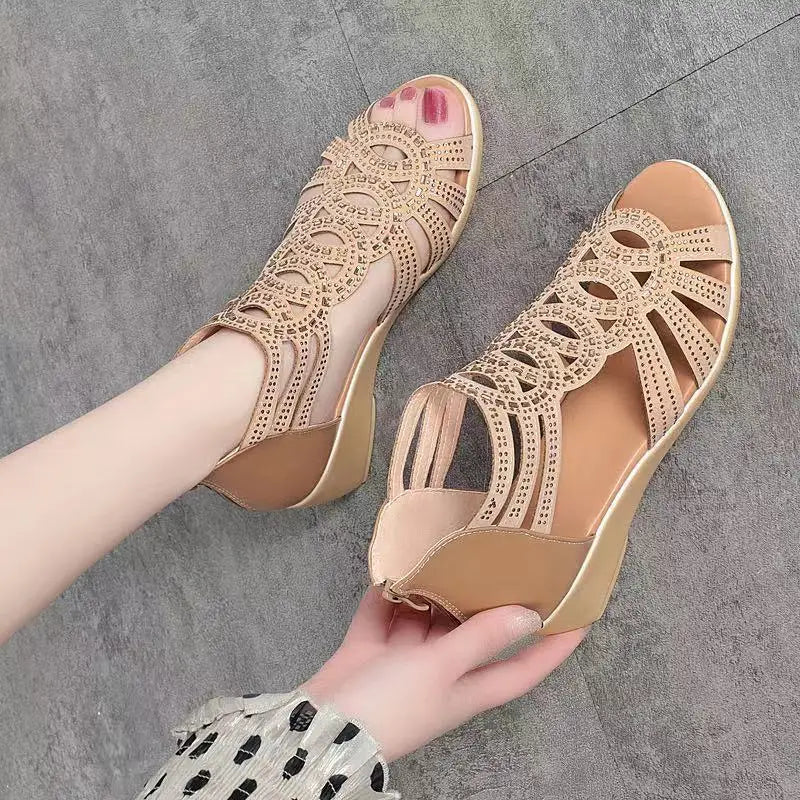 New Sandals Fashion Comfort Versatile Women Shoes Trendy Soft Water Diamond High Heels Casual Simple Commuting Roman Sandals