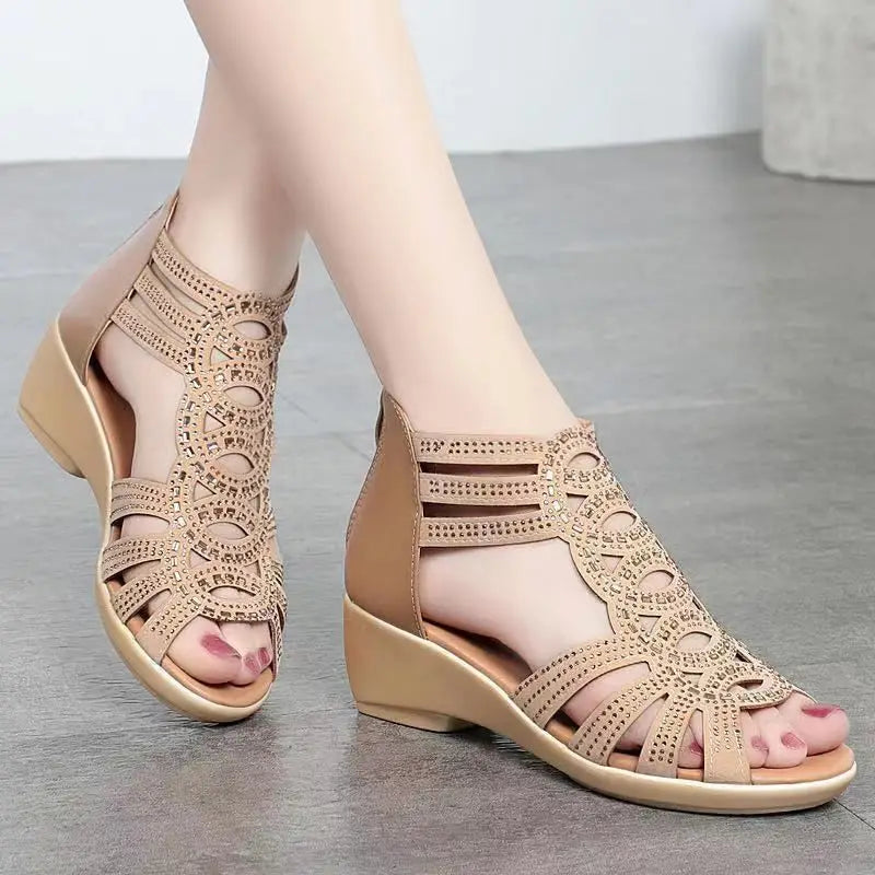 New Sandals Fashion Comfort Versatile Women Shoes Trendy Soft Water Diamond High Heels Casual Simple Commuting Roman Sandals